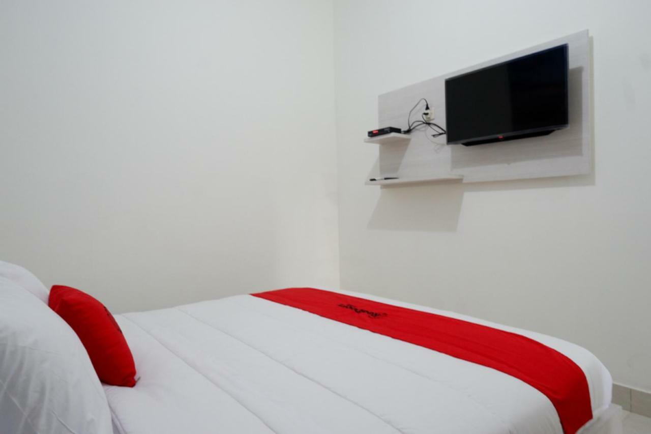 Reddoorz Near Mataram University Extérieur photo